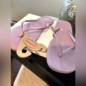 havainas flip flops new/never worn